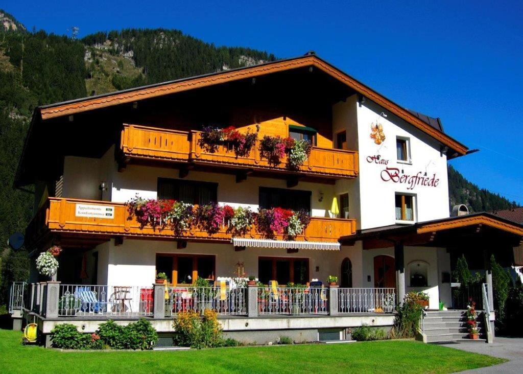 Haus Bergfriede Hotel Mayrhofen Ngoại thất bức ảnh